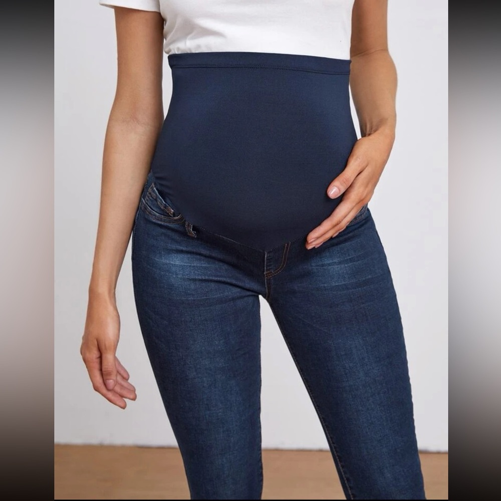 Maternity dark wash skinny jeans